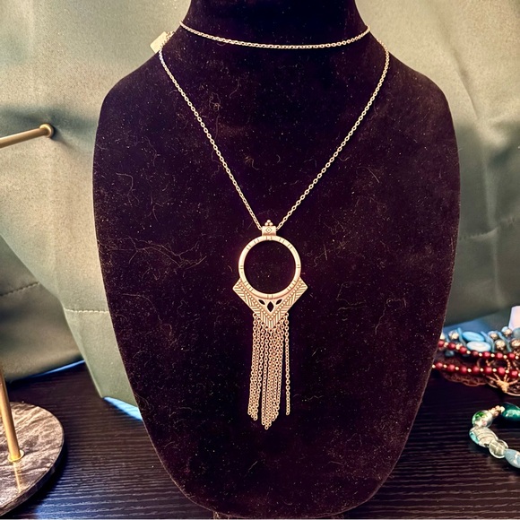 American Eagle Outfitters Silvertone Fringe Necklace - Picture 1 of 3